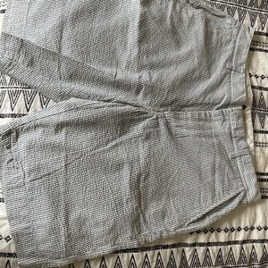 Mens J. Crew seersucker shorts. Size 33. Worn twice. Like new.